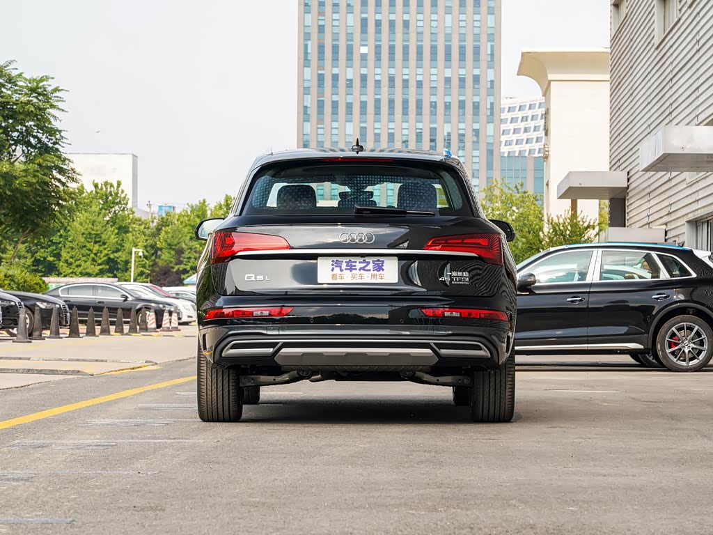 一汽奥迪 奥迪q5l 2022款 改款 45t 豪华致雅型
