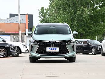 5t dct逐浪版 报价】风行游艇图片_配置_吉林省智逸汽车-汽车之家