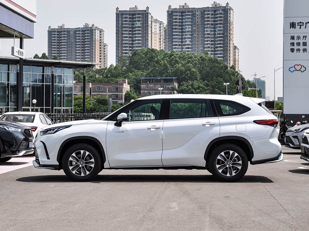 【图解图片_成都安利捷丰田皇冠陆放图片】-汽车之家