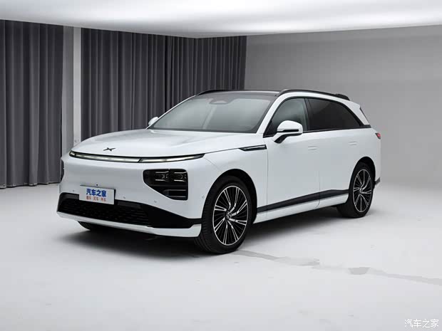 【小鹏汽车龙岗联创旗舰店】1,电话预约到店或上门试驾2,对待客户细心