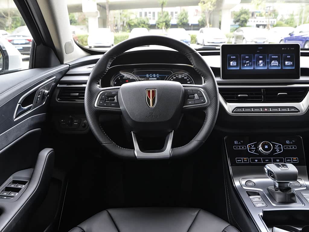 一汽红旗 红旗h5 2020款 1.5t dct旗悦版 黑色 中控方向盘