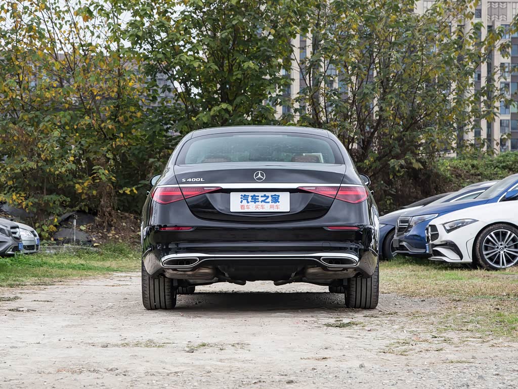 哈尔滨北驰星徽奔驰4s店>奔驰(进口)>奔驰s级>2023款s400l商务型>曜岩