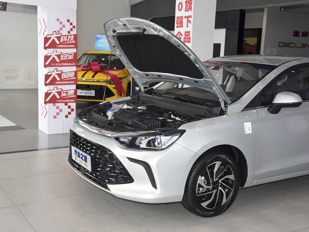 北京汽车 北京u5 plus 2021款 1.5l cvt豪华版