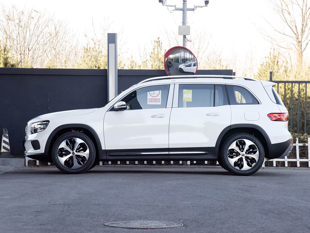 北京奔驰 奔驰glb 2022款 glb 220 时尚型