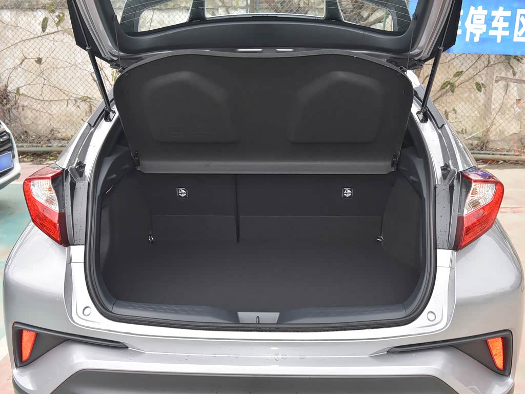 一汽丰田 奕泽izoa 2021款 双擎 2.0l 奕行版