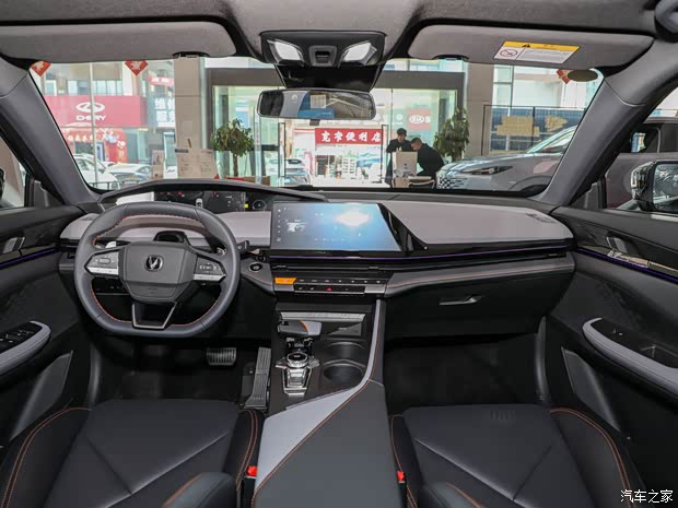 【长安uni-v欢迎莅临赏鉴 直降1万_南宁欧悦铭车长安4s店优惠促销欢迎