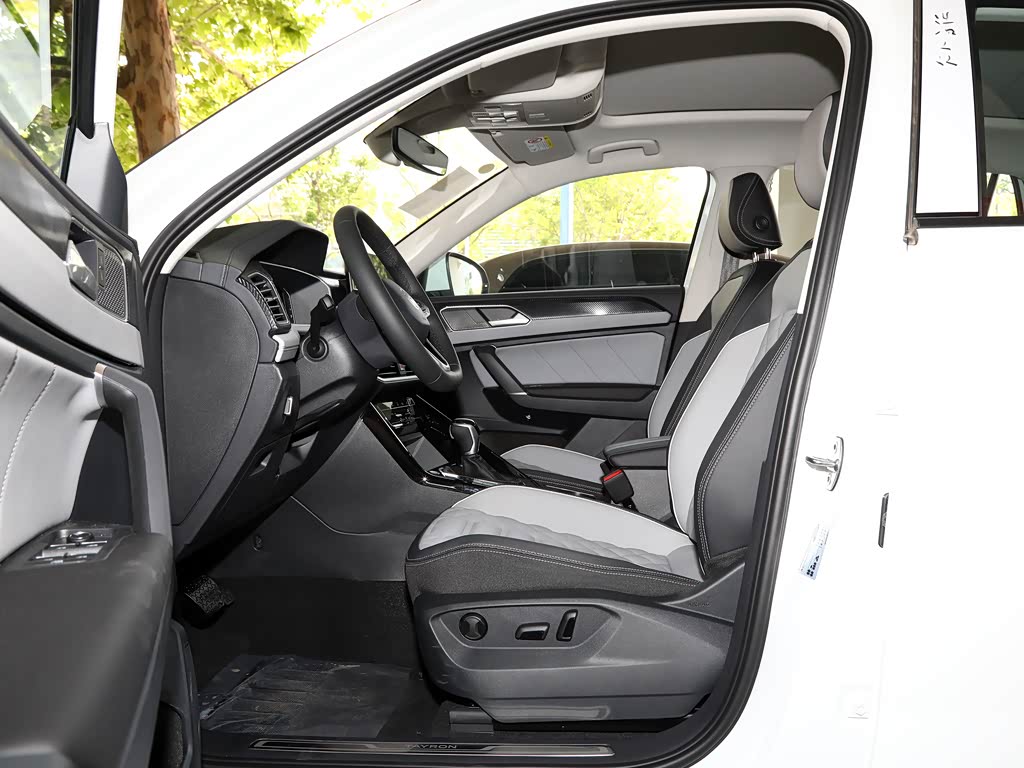 一汽-大众 探岳 2023款 300tsi 两驱豪华plus进阶版