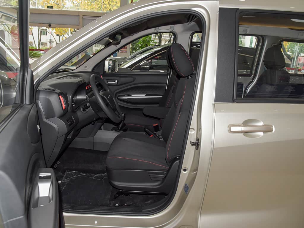 东风小康 风光380 2022款 1.5l 舒适型客车(钢板弹簧)7座