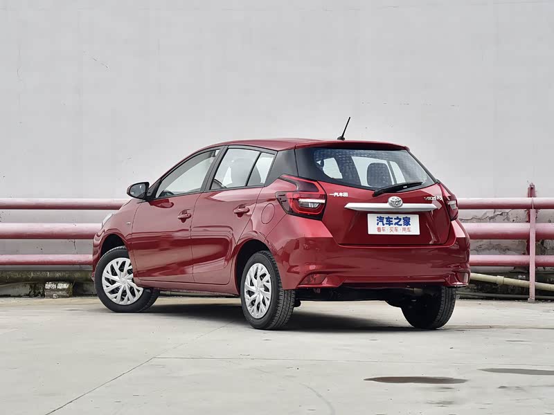一汽丰田 威驰fs 2021款 1.5l 手动锋驰版 红云母 车身外观