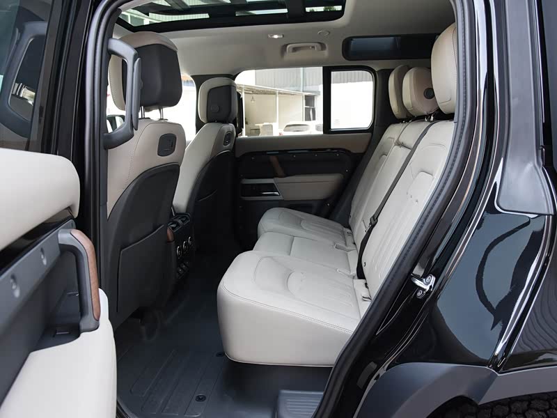 路虎(进口) 路虎卫士 2020款 110 p400 暗黑特别版