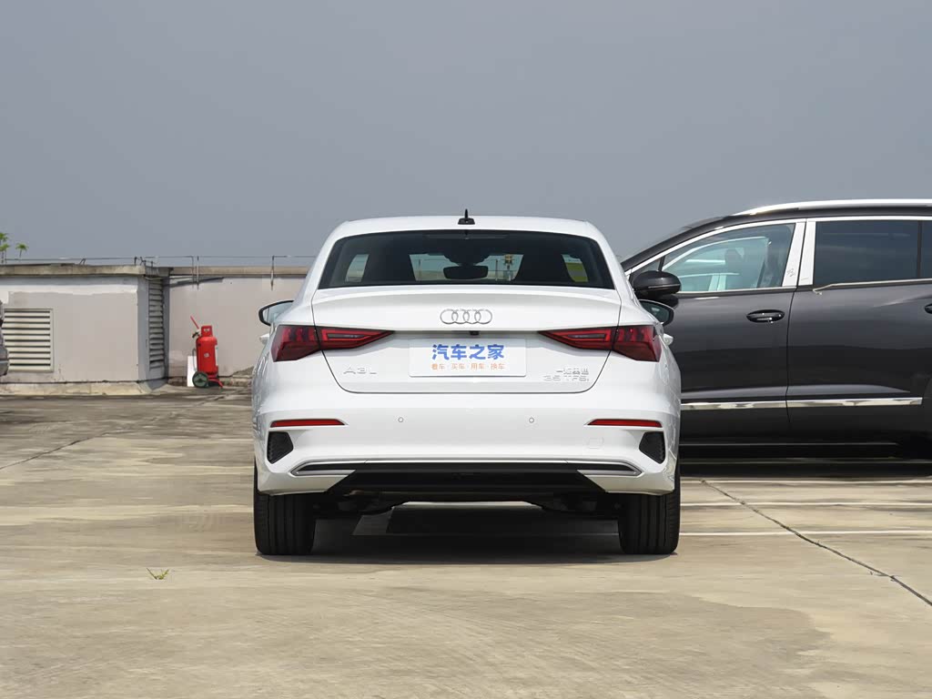 一汽奥迪 奥迪a3 2023款 改款 a3l limousine 35 tfsi 时尚致雅型