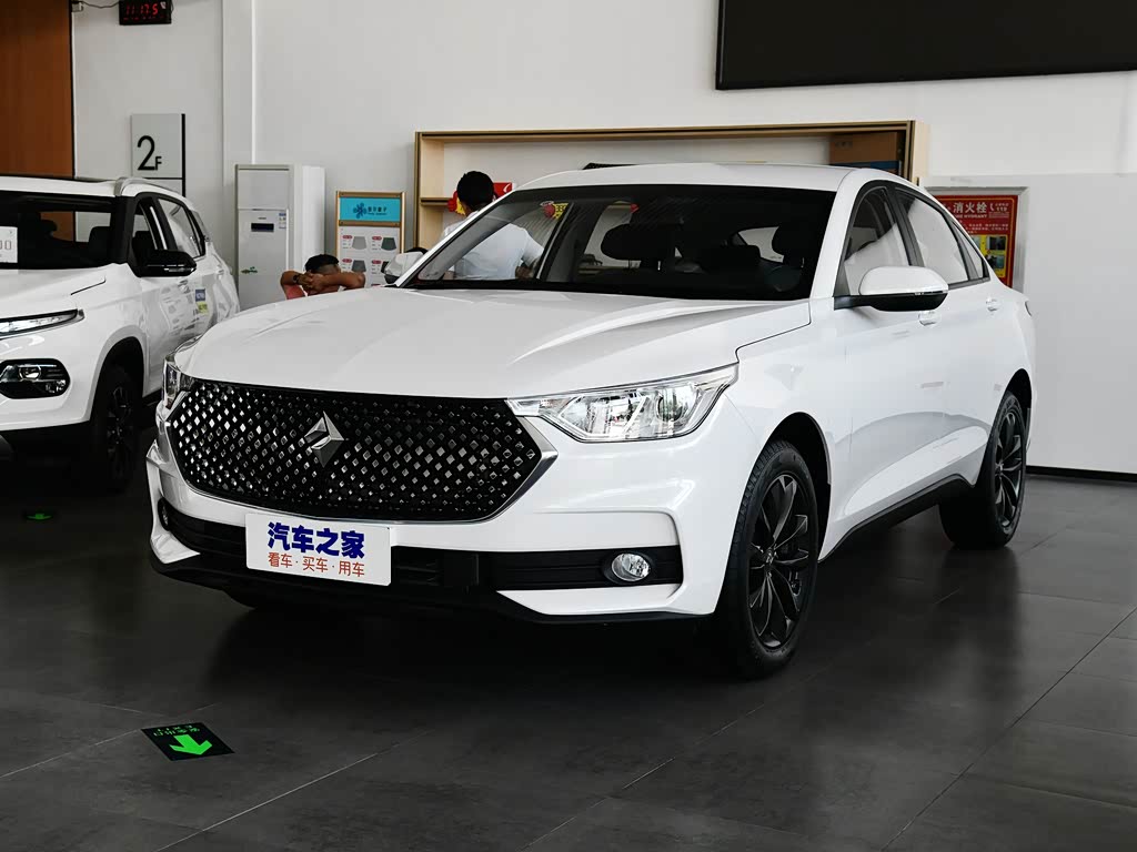 上汽通用五菱 宝骏rc-6 2019款 1.5t cvt 24小时在线精英型