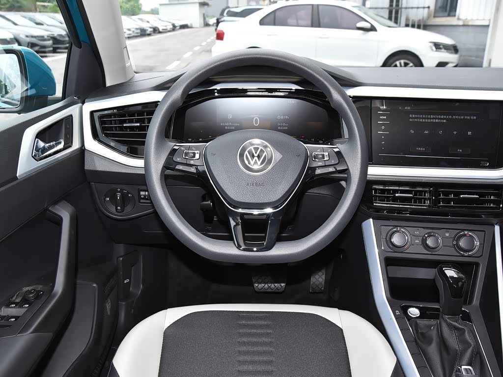 上汽大众 polo 2023款 改款 plus 1.5l 自动炫彩科技版