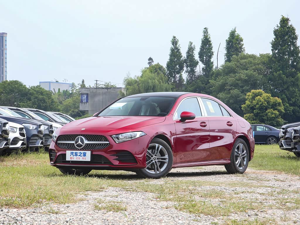 北京奔驰 奔驰a级 2022款 改款 a 180 l 运动轿车