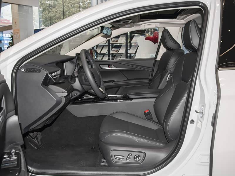 广汽丰田 凯美瑞 2024款 双擎 2.0hgvp 豪华版