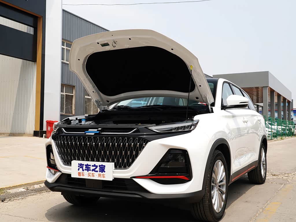 长安汽车 长安欧尚x7 plus 2022款 1.5t 蓝鲸版自动尊享型 7座