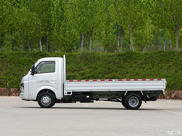 五菱龙卡欢迎到店垂询 售价6.28万元起