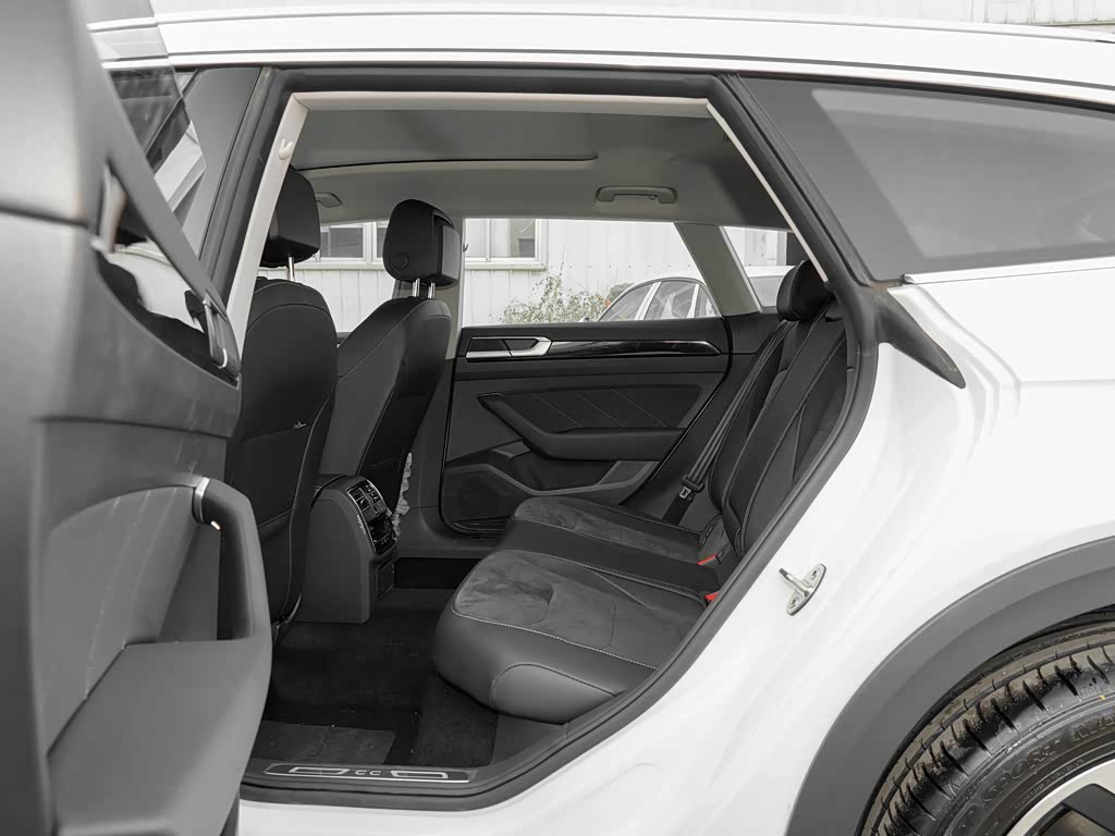 一汽-大众 一汽-大众cc 2021款 猎装车 330tsi 猎目版