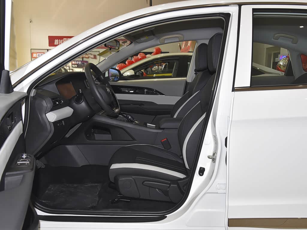 东风乘用车 东风风神e70 2021款 改款三 500 超享版