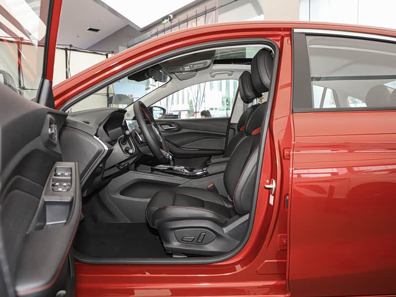 上汽集团 名爵5 2022款 300tgi dct潮越旗舰版