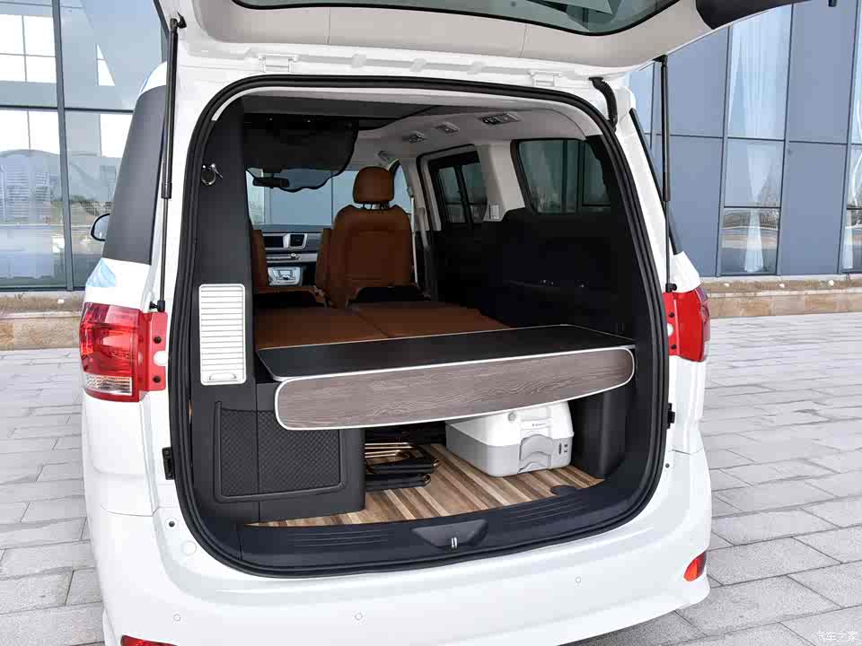 0tgi 升顶露营车阳光版