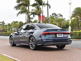 奥迪a7l 2022款 55 tfsi quattro s-line 志远型流晶套装