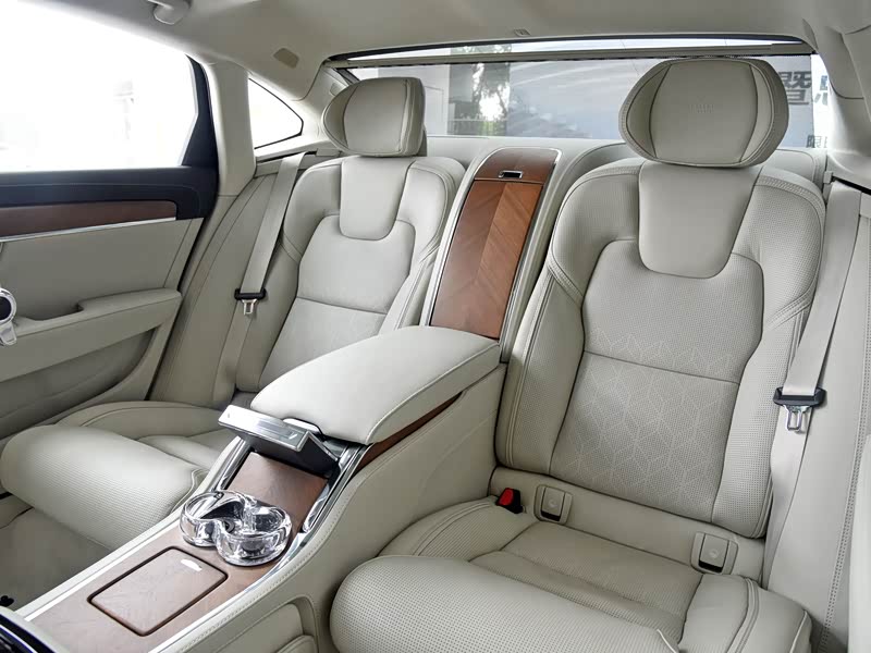 沃尔沃亚太 沃尔沃s90新能源 2019款 t8 e驱混动 荣誉版 3座