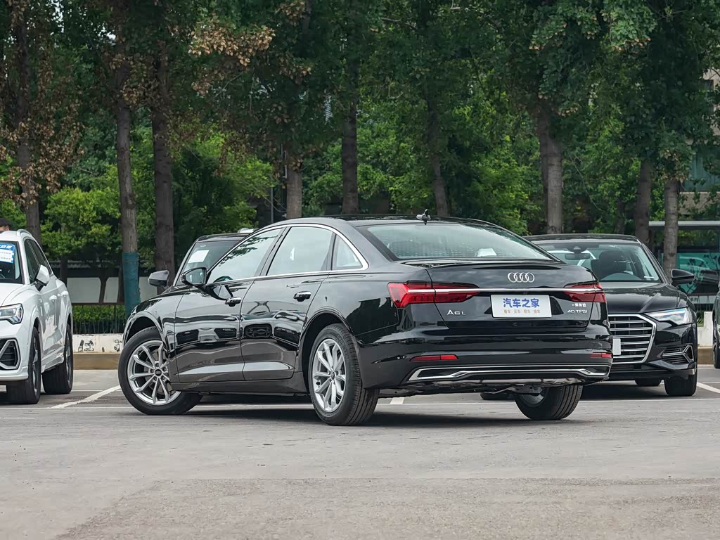 一汽奥迪 奥迪a6l 2023款 改款 40 tfsi 豪华致雅型