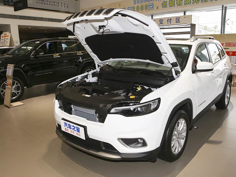 广汽菲克jeep 自由光 2020款 2.0l 两驱安全升级版