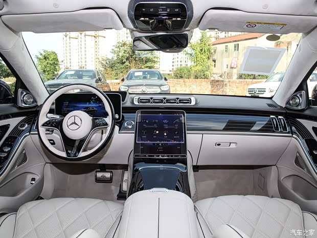 迈巴赫s级现1468万起欢迎到店垂询
