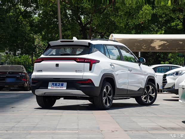 思皓e40x售价1608万起欢迎试乘试驾