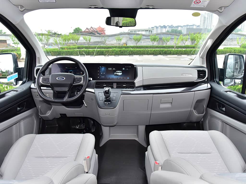 江铃福特 全顺 2023款 2.0t柴油自动商旅型短轴低顶7/8/9座