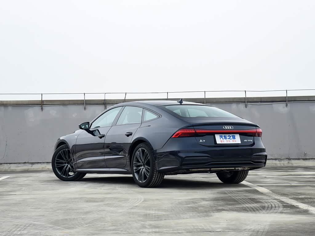 苏州国兴奥迪>奥迪(进口)>奥迪a7>2023款45tfsi臻选型>苍穹蓝>车身