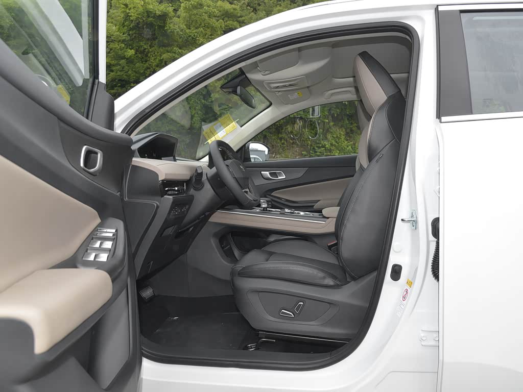 长安汽车 长安cs55plus 2022款 第二代 1.5t dct尊享型