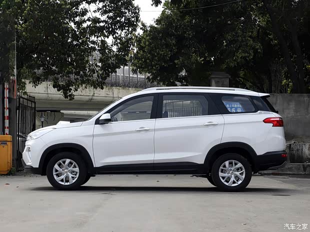 五菱宏光s3优惠高达2000元欢迎垂询