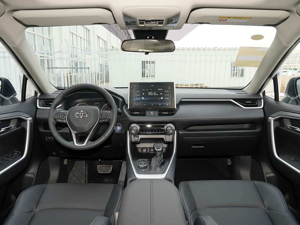 广汽丰田 威兰达 2022款 双擎 2.5l e-cvt四驱豪华plus版
