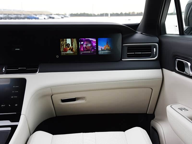 【图解图片_理想天津恒隆广场店理想one图片】-汽车之家