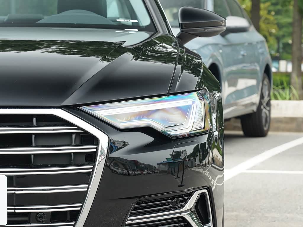 一汽奥迪 奥迪a6l 2023款 改款 45 tfsi quattro 臻选致雅型