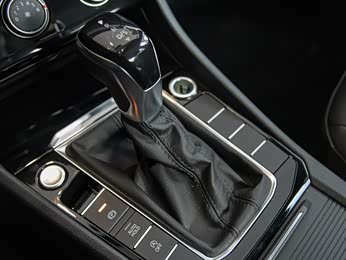 2022款200tsidsg超越版