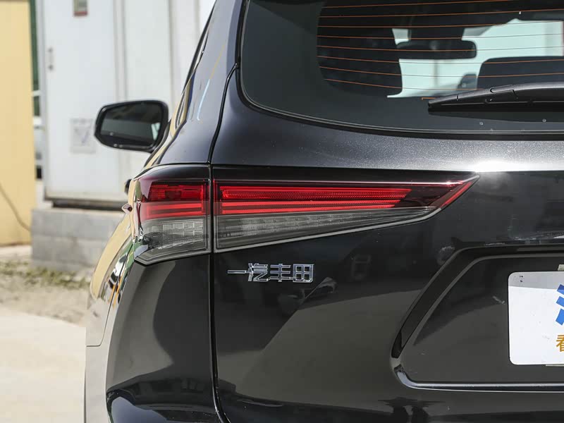 【图解图片_一汽丰田国奥高铁站店皇冠陆放图片】-汽车之家