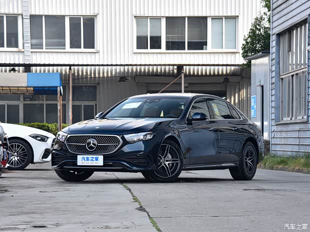 贵星奔驰观山湖店——梅赛德斯-奔驰官方授权经销商,本店集汽车销售