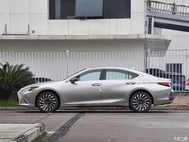 雷克萨斯es正价销售3549万起欢迎垂询