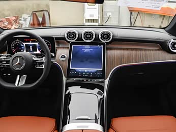 奔驰glc 2024款 glc 300 l 4matic 动感型 5座