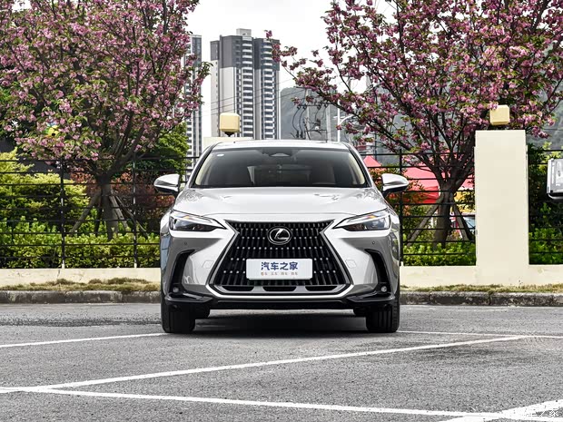 雷克萨斯nx新能源售价4298万起可试驾