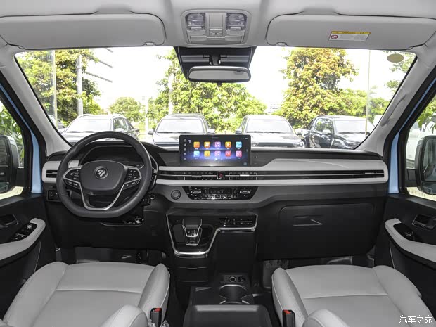 图雅诺大v新能源热销中 售价15.28万起