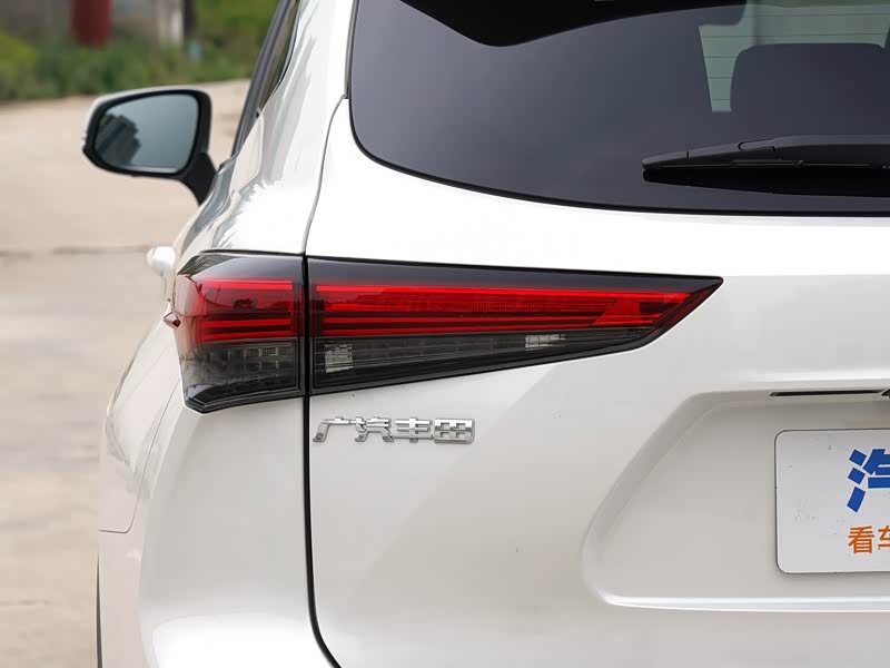 广汽丰田 汉兰达 2024款 2.5l智能电混双擎四驱至尊版 7座