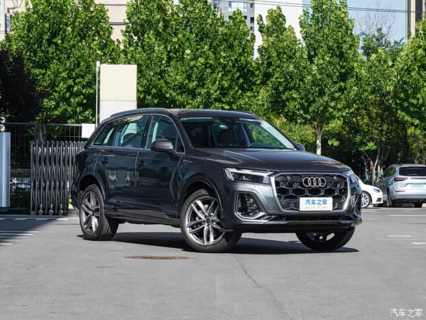 奥迪q7让利促销中 目前优惠高达10.7万