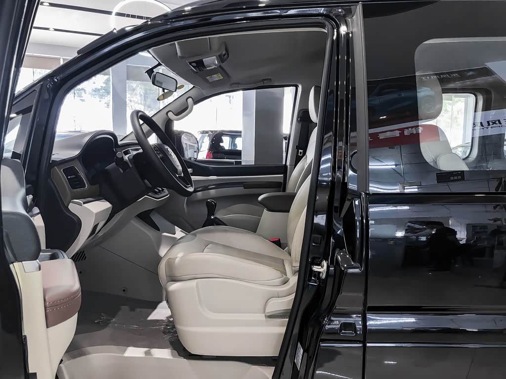 东风风行 菱智 2022款 奋斗款 m5l 1.6l 豪华型 7座