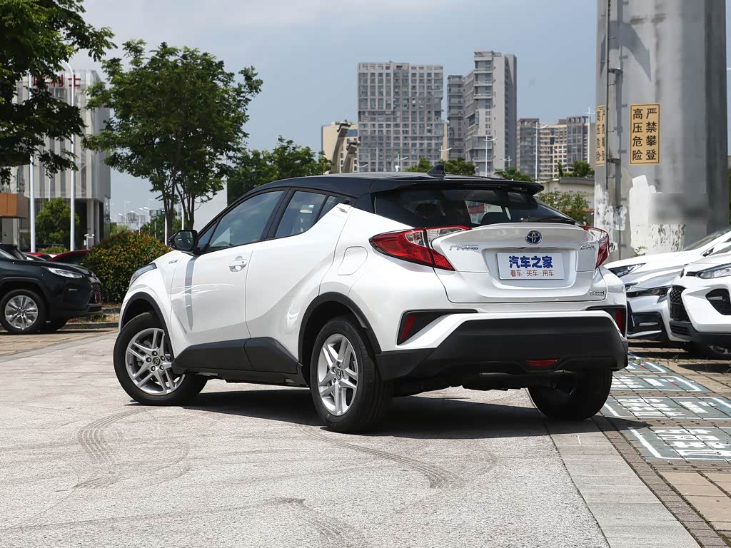 广汽丰田 丰田c-hr 2021款 双擎 2.0l e-cvt舒适版