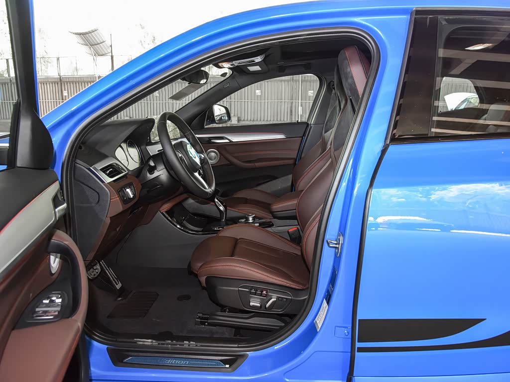 华晨宝马 宝马x2 2021款 改款 sdrive25i 曜夜版